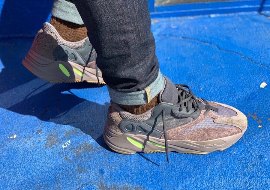 yeezy 700 mauve bottom