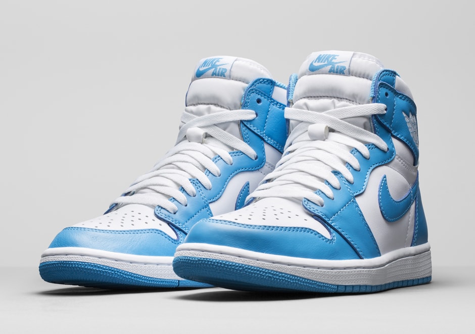 air-jordan-1-retro-high-og-unc-holiday-2015-12