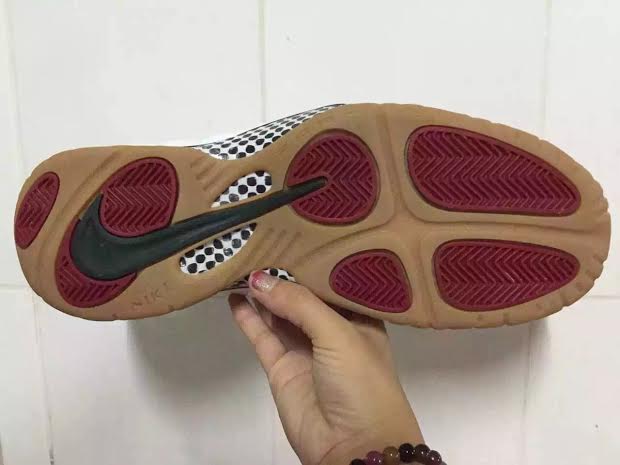 nike-air-foamposite-pro-white-gucci-photos-04