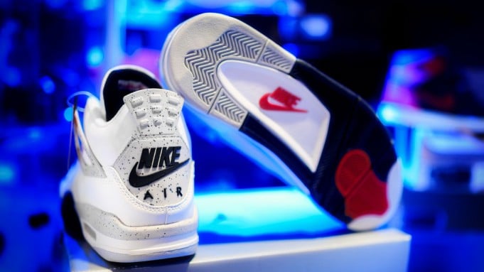 nike-air-jordan-4-white-cement-2016-681x383