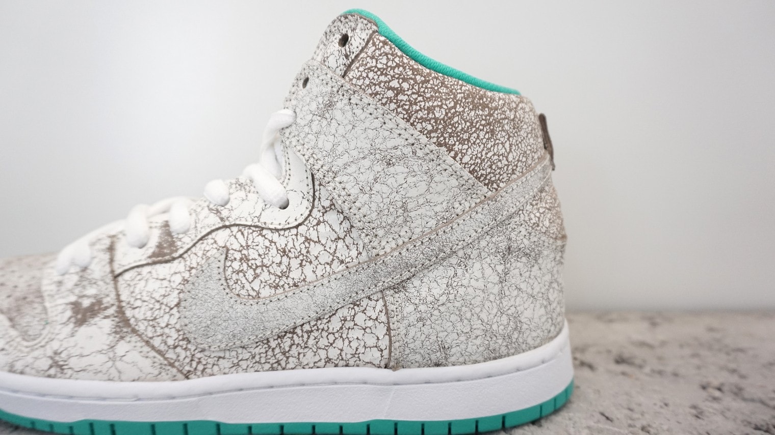 Dunk-High-Flamingo5-1520x855