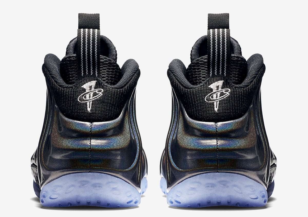 hologram-nike-foamposite-one-release-date-4