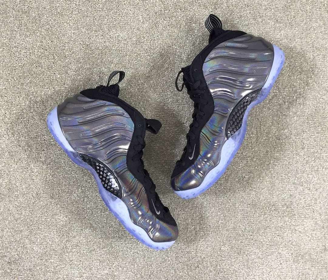 Get-a-Closer-Look-at-the-Nike-Air-Foamposite-One-“Hologram”-4