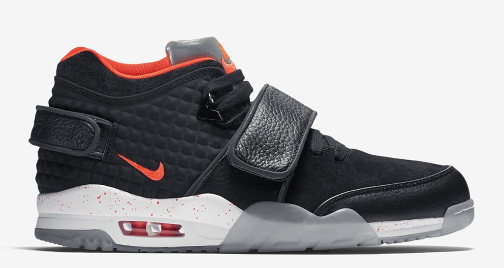 Nike-Air-Trainer-V-Cruz-QS-02