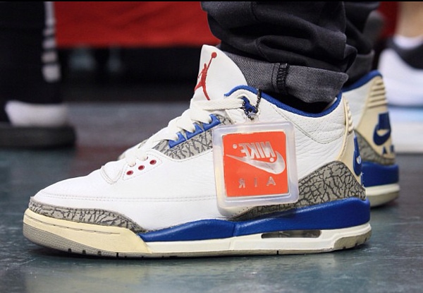 nike-air-jordan-3-og-true-blue-black-friday