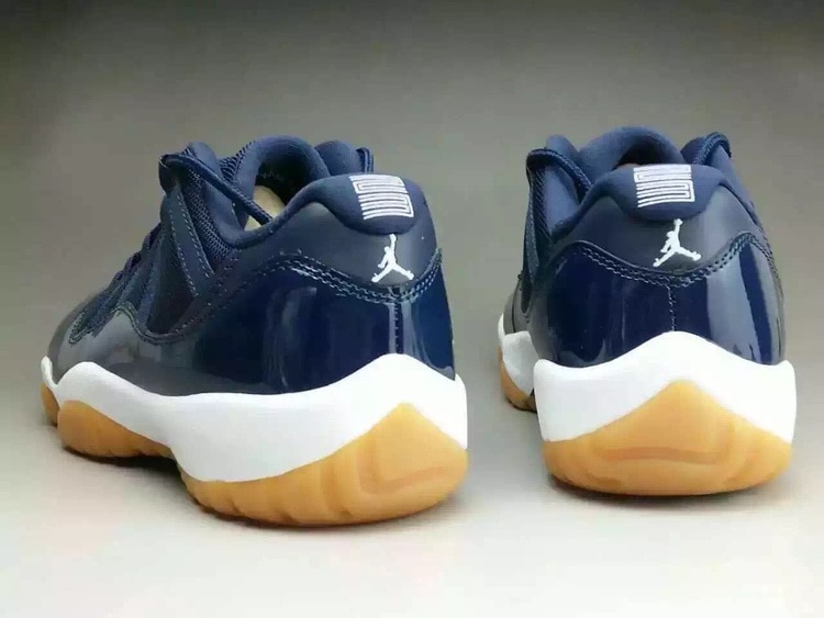 air-jordan-11-low-midnight-navy-gum-07