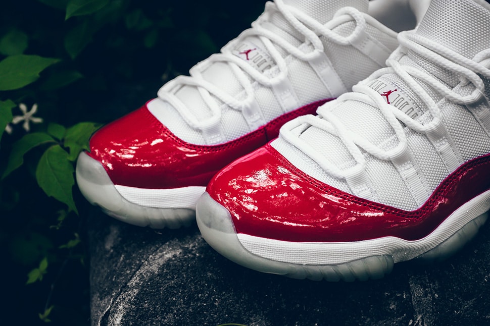 Air-Jordan-11-Retro-Low-White-Varsity-Red-2