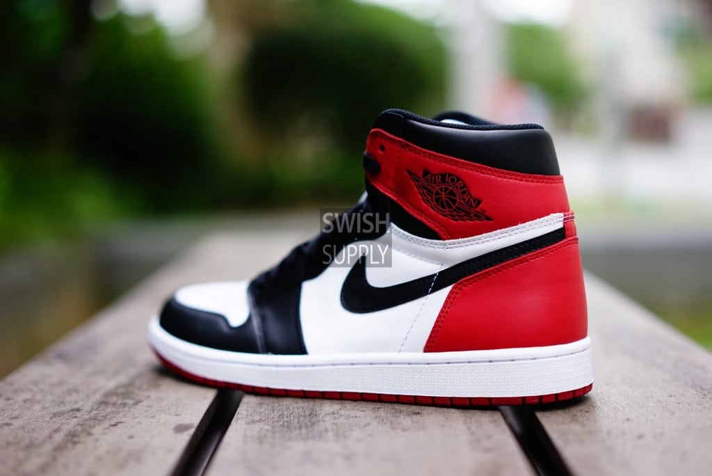 Air Jordan 1 Black Toe 2016