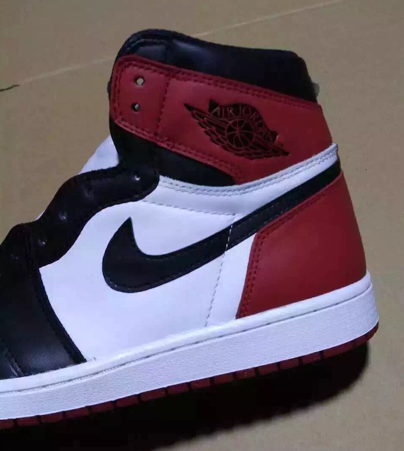 Air Jordan 1 Black Toe 2016