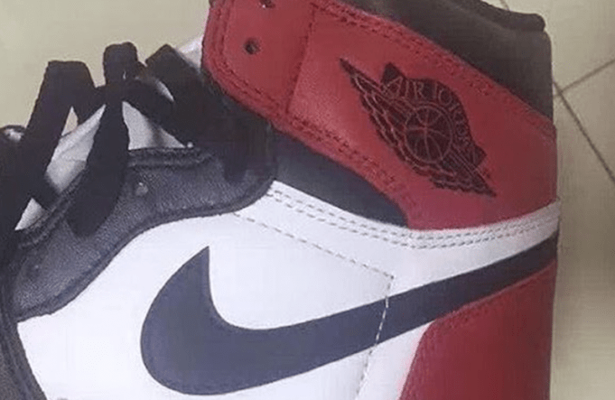 Air Jordan 1 Black Toe 2016