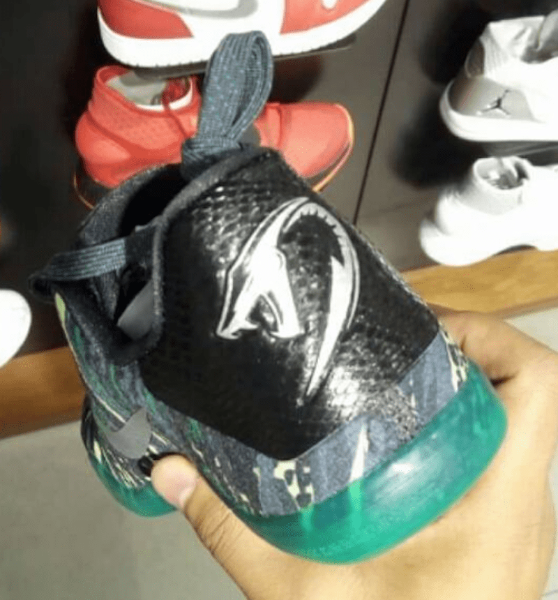 green-snake-nike-kobe-11-snake-logo-1