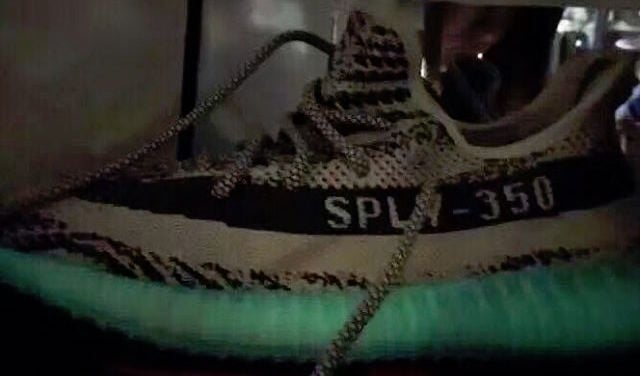 adidas Yeezy 350 Boost V2 Glow in the Dark