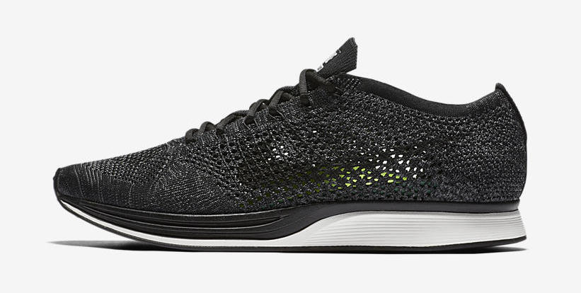 Nike Flyknit Racer Blackout