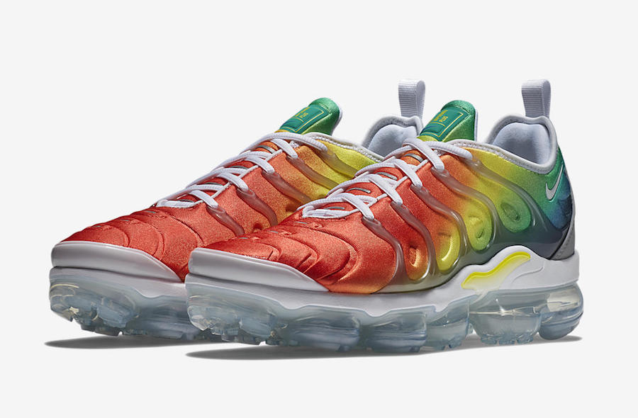 nike air vapormax plus women's white