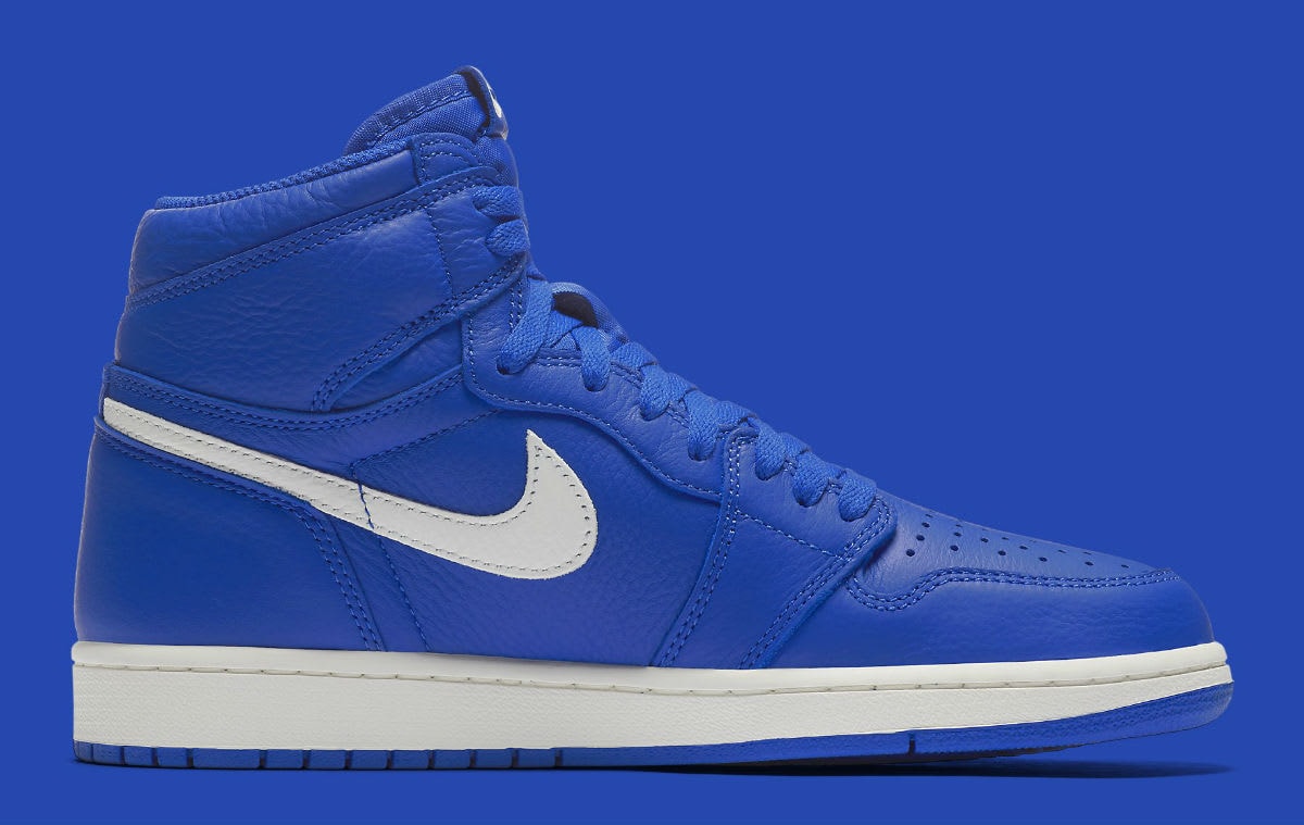 retro 1 hyper royal