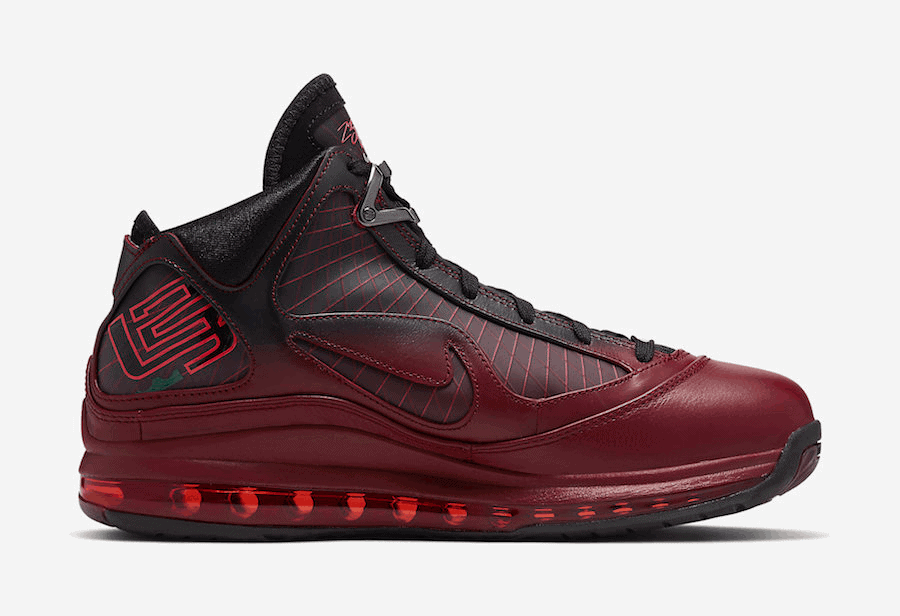 Nike LeBron 7 “Christmas”