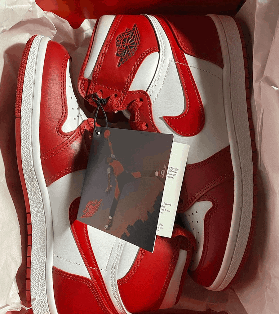 1984 Air Ship PE x 1985 Air Jordan 1 “New Beginnings” Pack