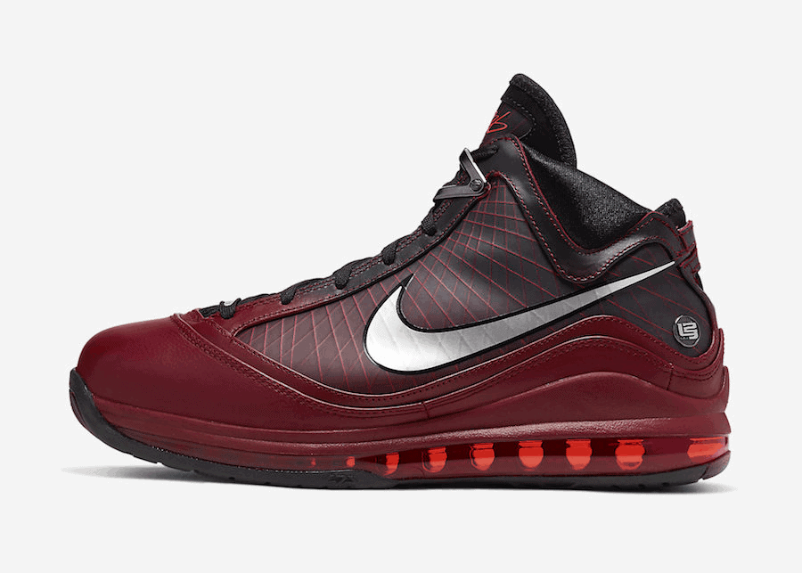 Nike LeBron 7 “Christmas”