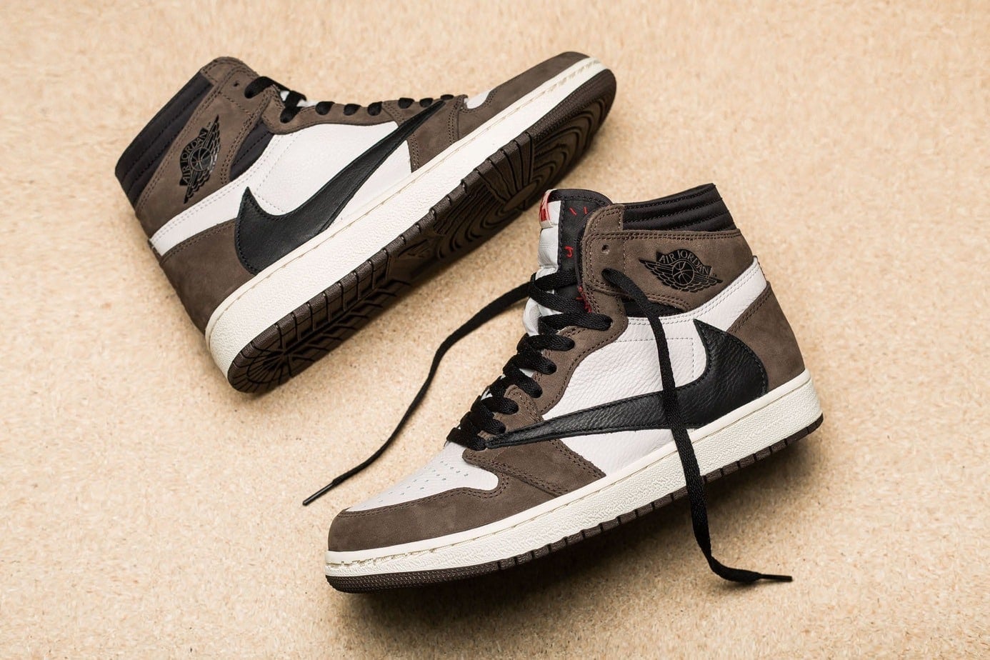 Travis Scott x Air Jordan 1