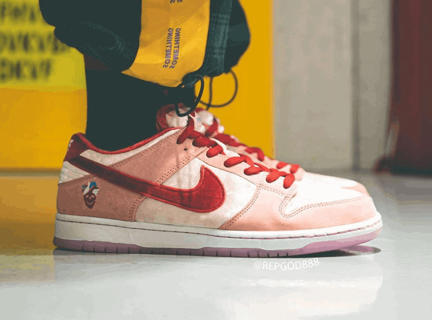 StrangeLove x Nike SB Dunk Low