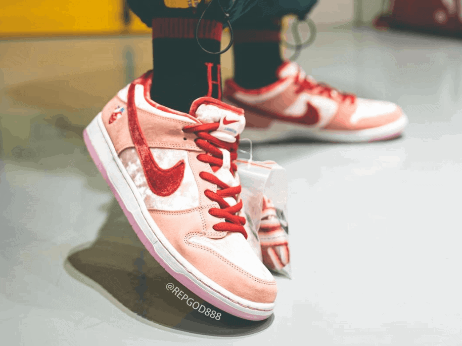 StrangeLove x Nike SB Dunk Low