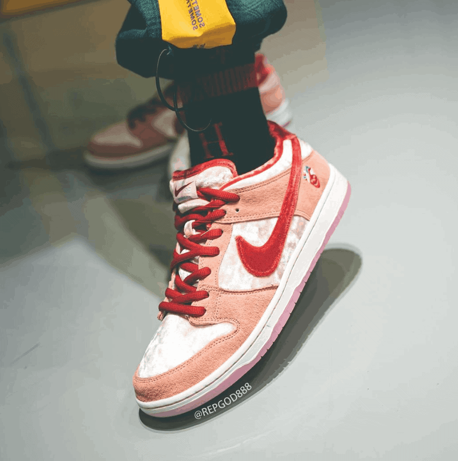 StrangeLove x Nike SB Dunk Low