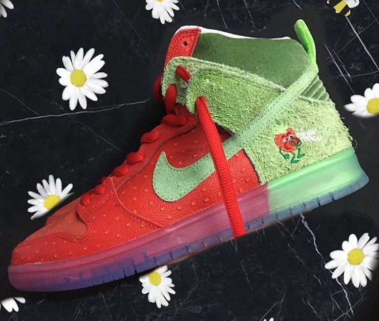Nike SB Dunk High "strawberry Cough"