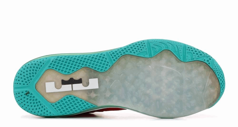 Nike LeBron 9 Low "Liverpool" Returning this Year