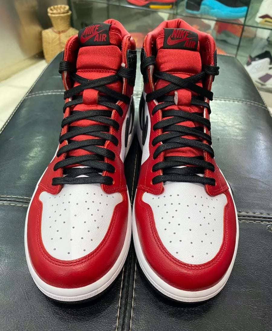 Air Jordan 1 High OG “Satin Snake”