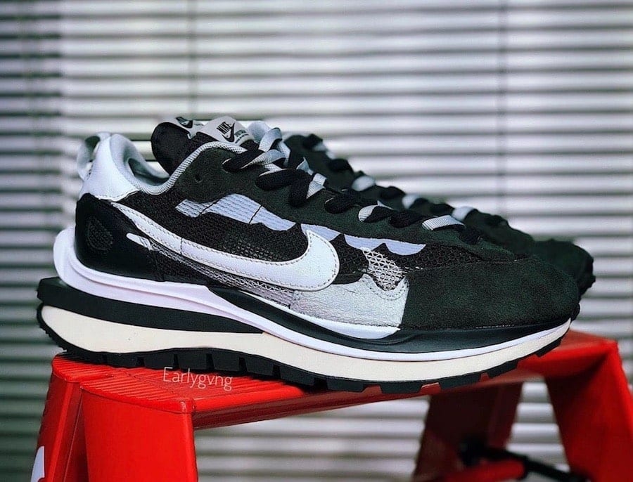 Sacai Nike Vaporwaffle Black/white
