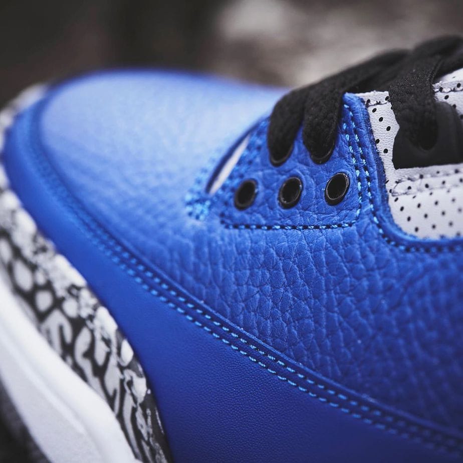 Air Jordan 3 Retro Varsity Royal