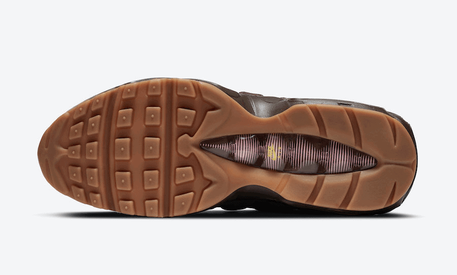 Nike Air Max 95 Will Feature a "Cuban Link" Theme this Month
