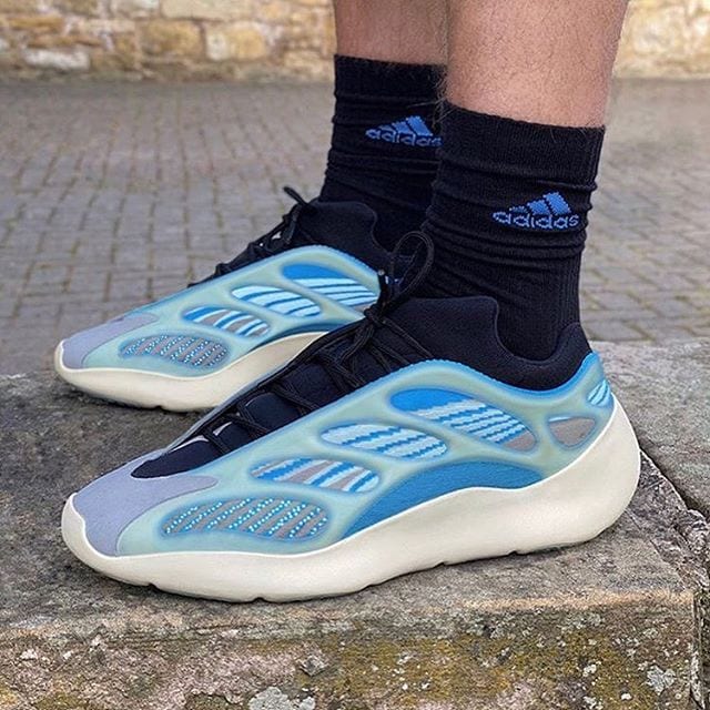 adidas Yeezy 700 V3 Arzareth