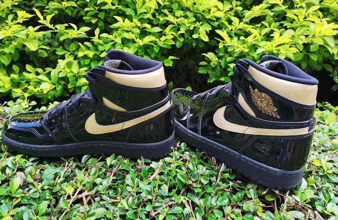Air Jordan 1 High Patent Black/gold