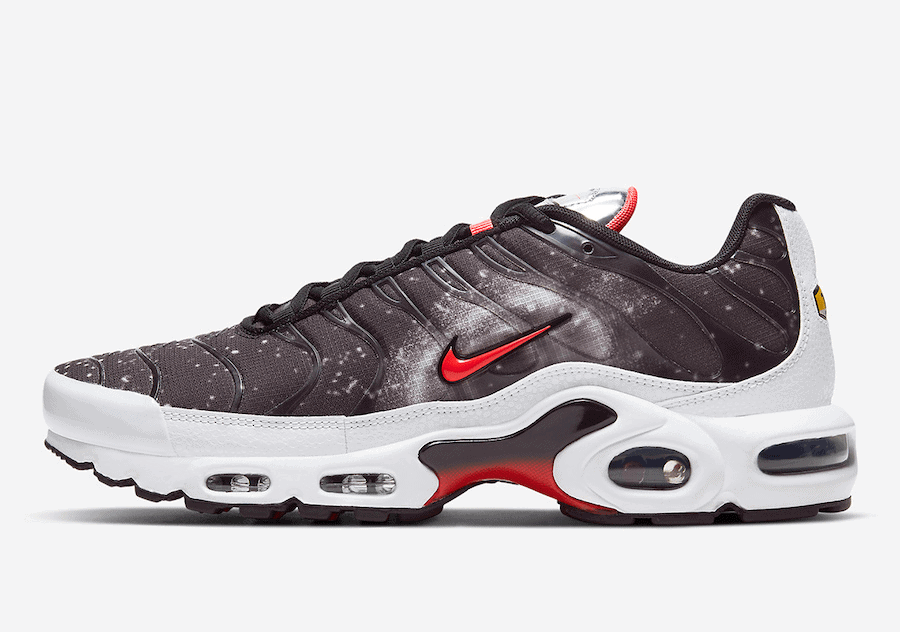 Nike Air Max Plus Goes on a "Supernova" Mission