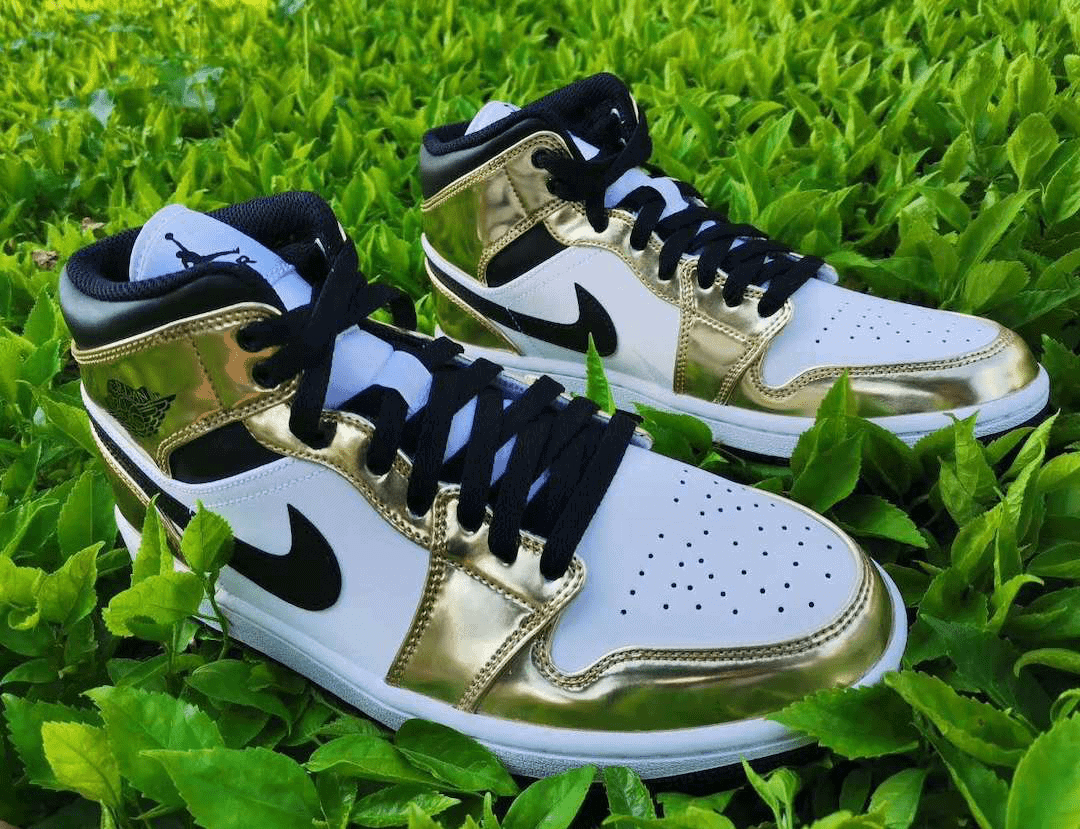 Air Jordan 1 Mid Metallic Gold