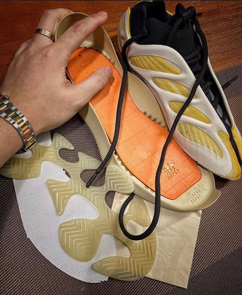 adidas Yeezy 700 V3 Srphym