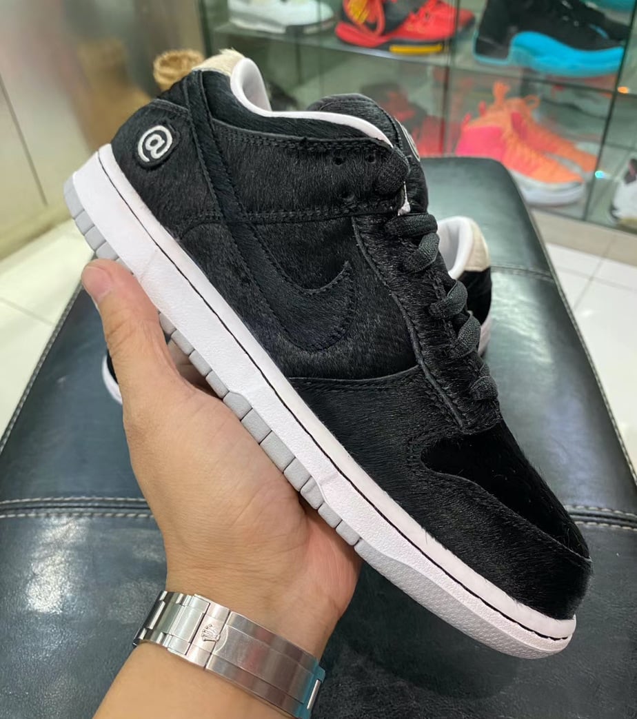 Medicom Toy Nike SB Dunk Low