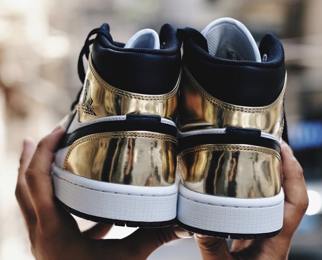 Air Jordan 1 Mid Se Metallic Gold