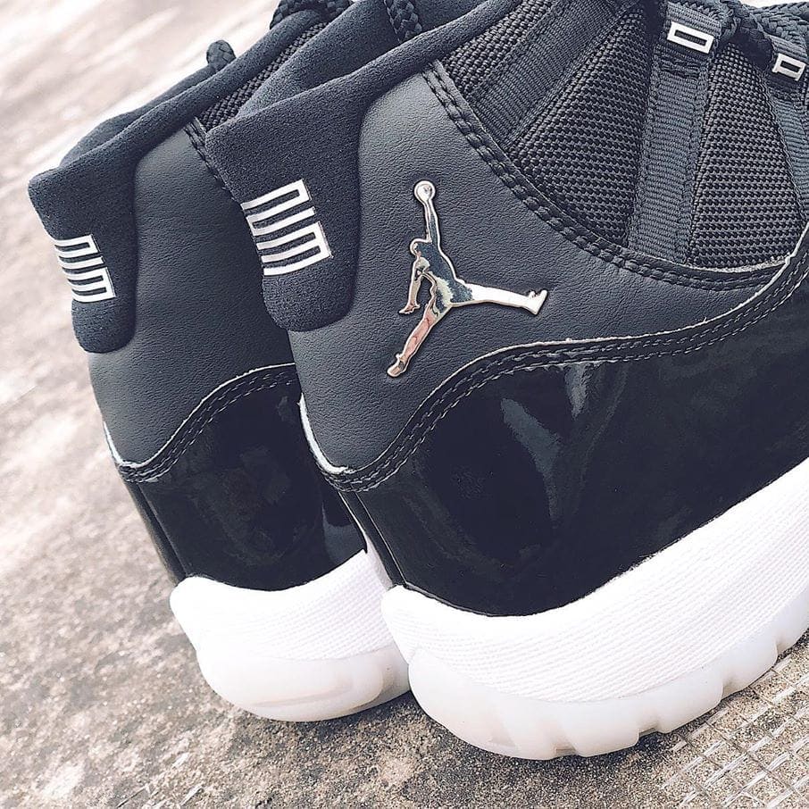 Air Jordan 11 Holiday 2020