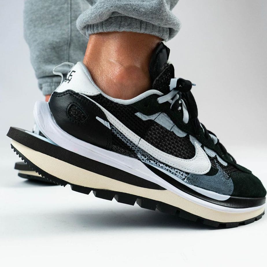Sacai X Nike Vaporwaffle Black White