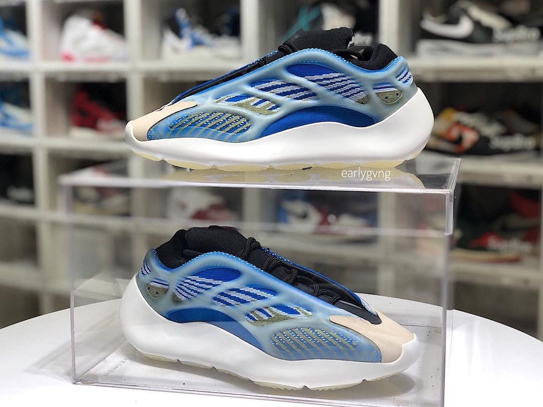 adidas Yeezy 700 V3 Arzareth