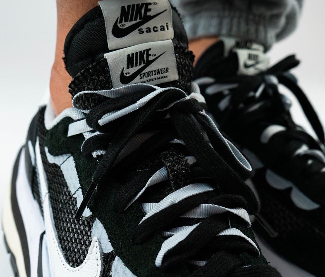 Sacai X Nike Vaporwaffle Black White