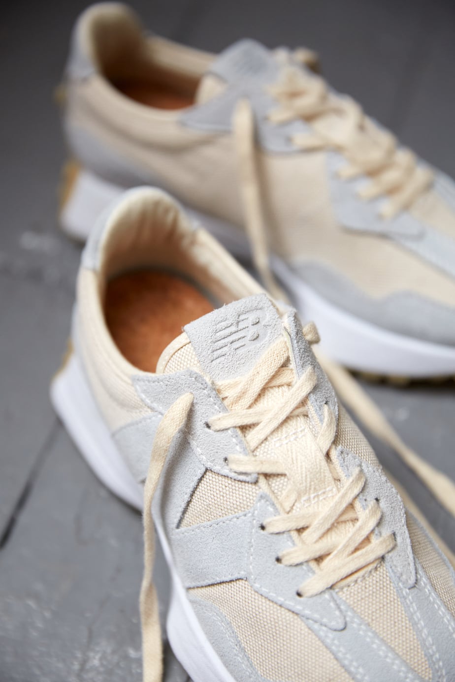 New Balance 327 Undyed