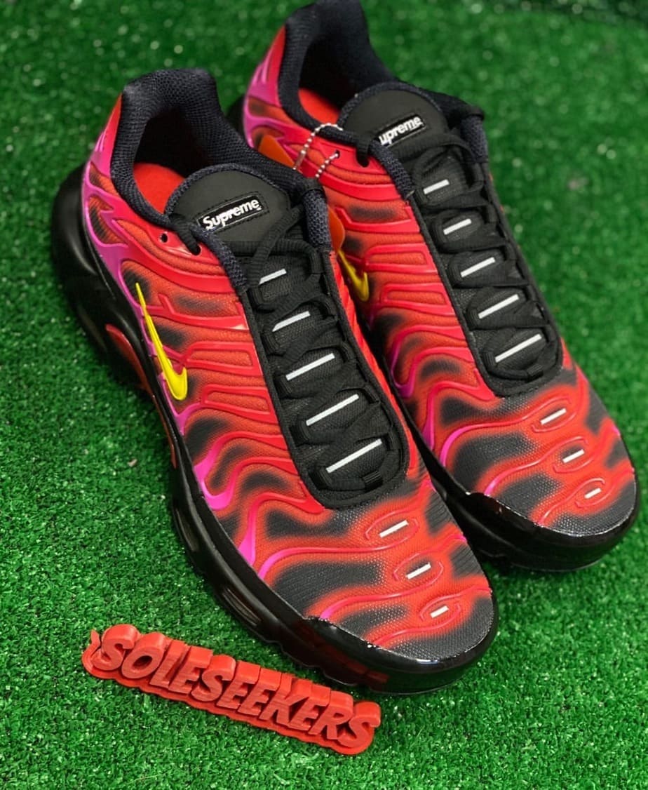 Supreme x Nike Air Max Plus "University Red"