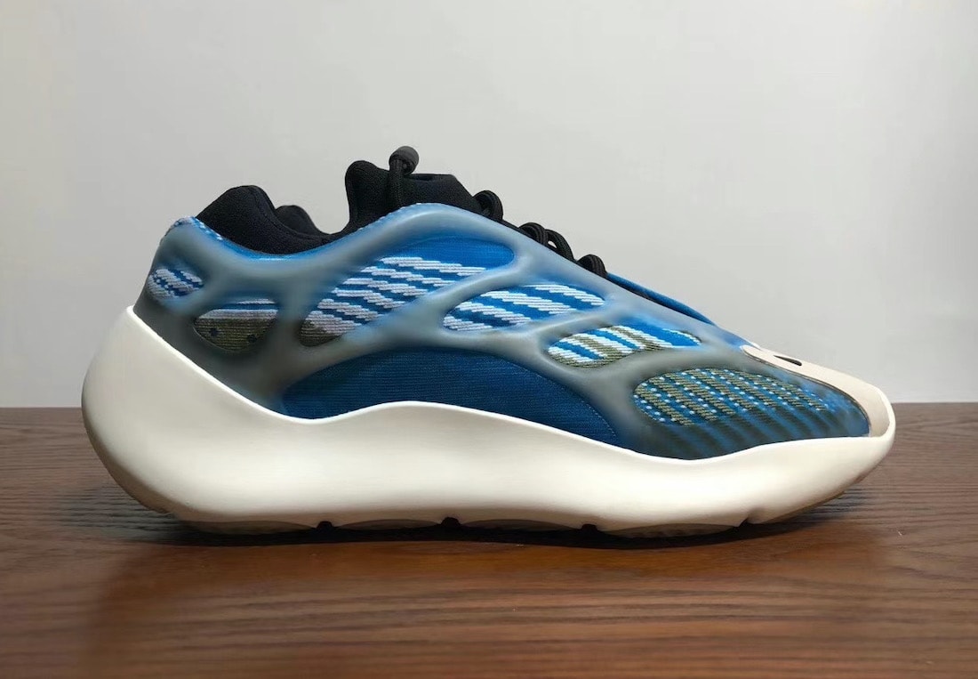 adidas Yeezy 700 V3 Arzareth
