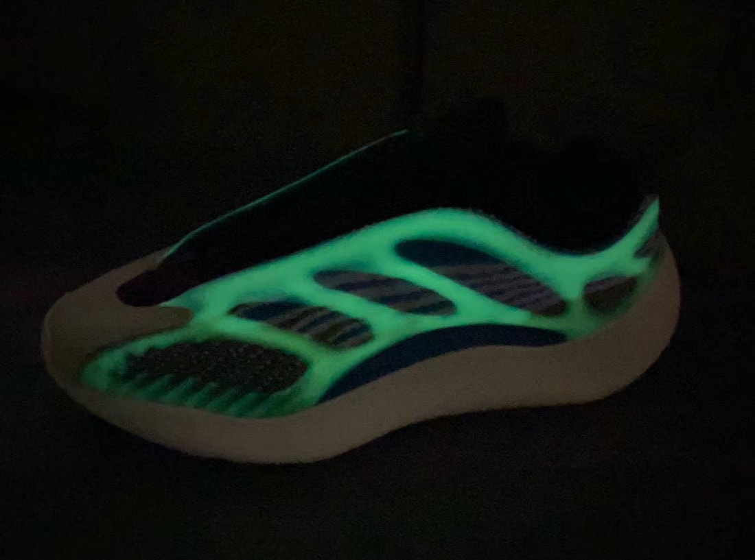 adidas Yeezy 700 V3 Arzareth