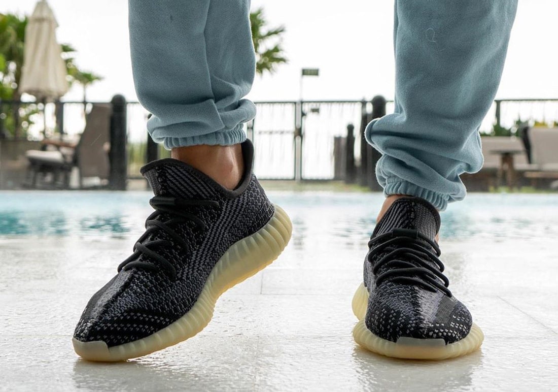 adidas Yeezy Boost 350 V2 "Carbon"