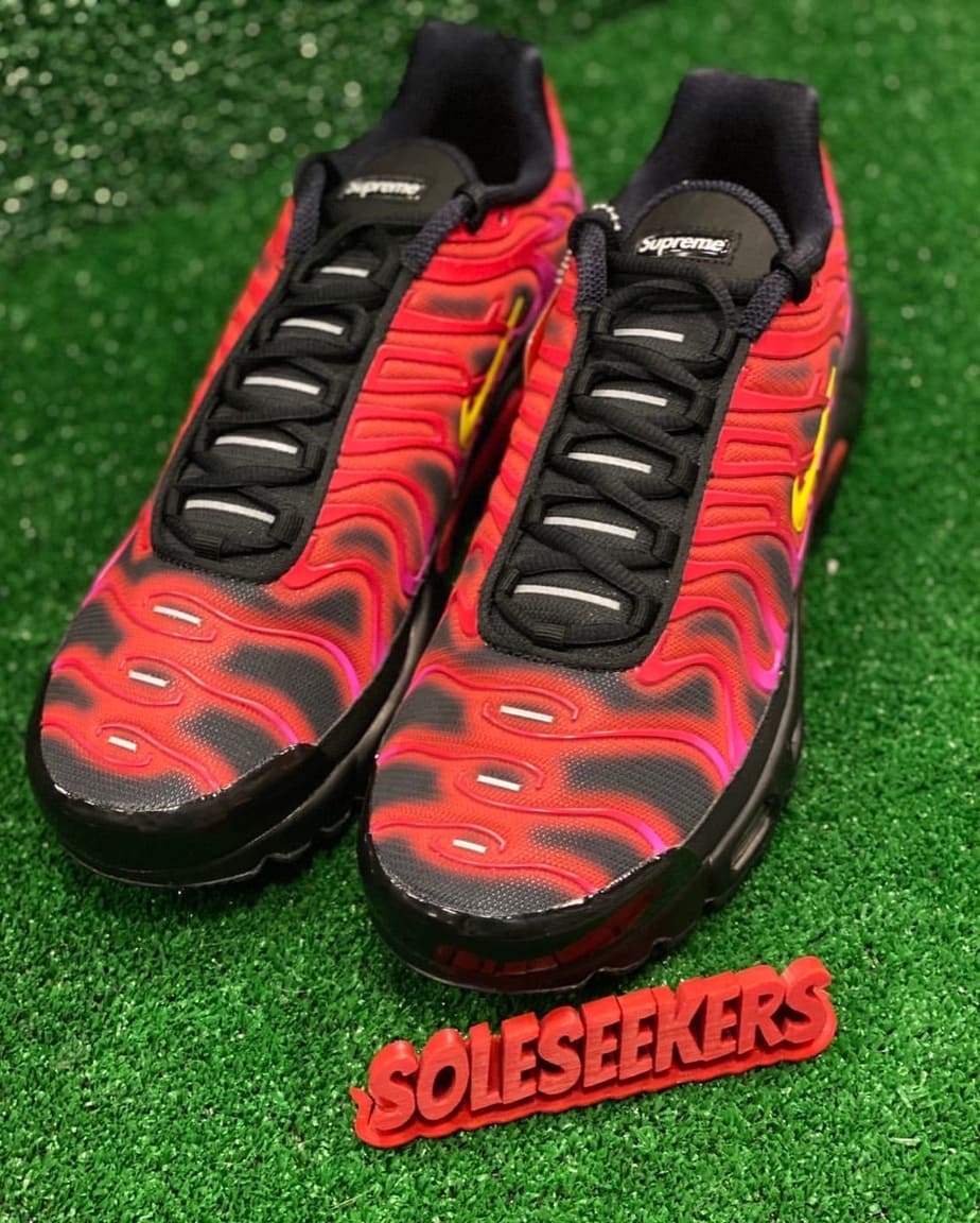Supreme x Nike Air Max Plus "University Red"