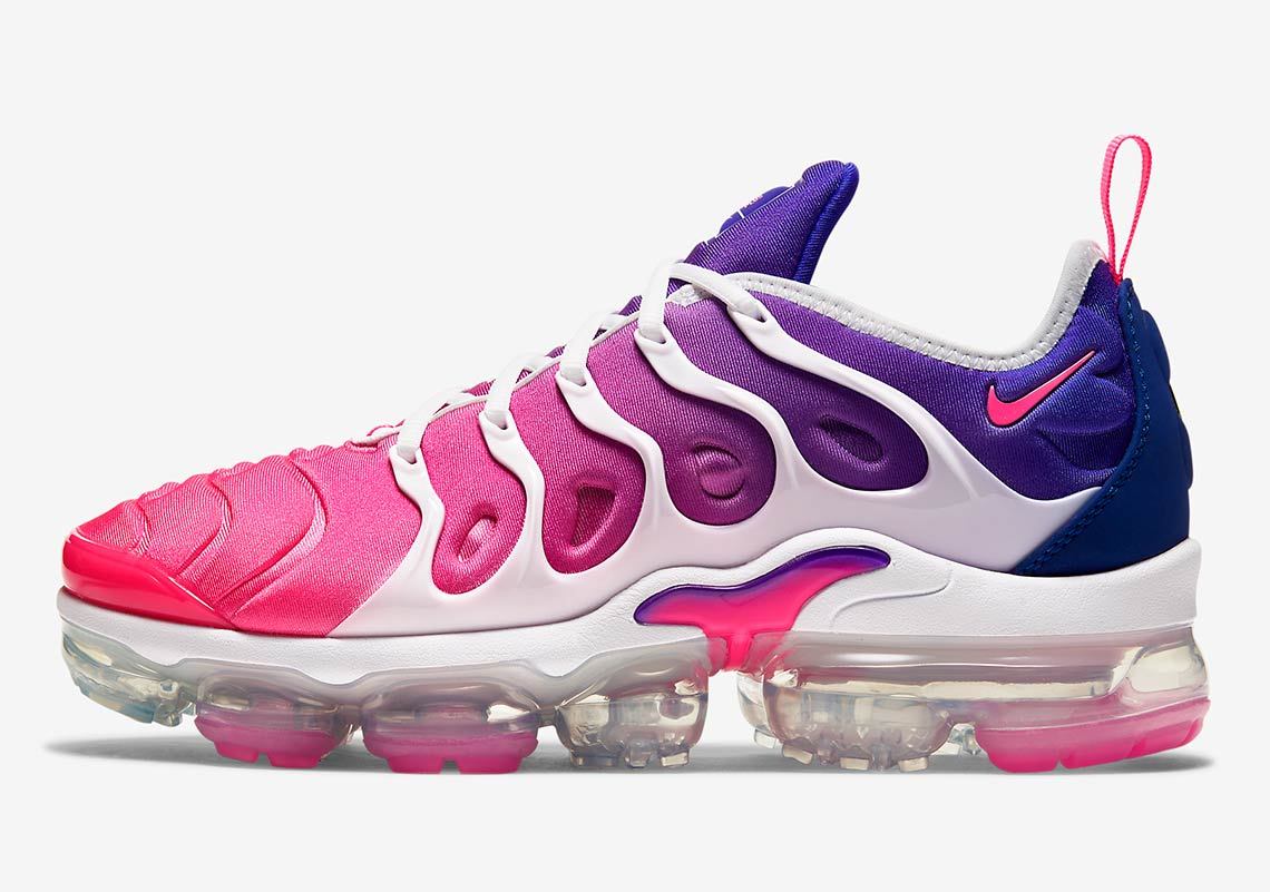 Nike Vapormax Plus Features a Gradient Pink/Purple Makeover